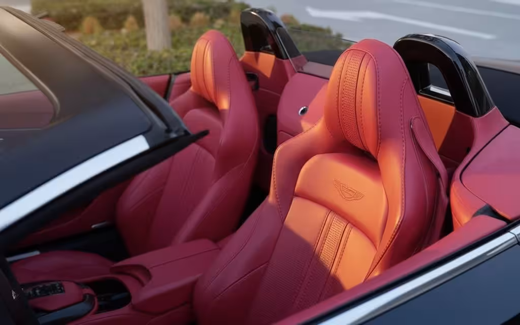 AstonMartin Vantage 2024 leather seats and cabin – rental in Dubai
