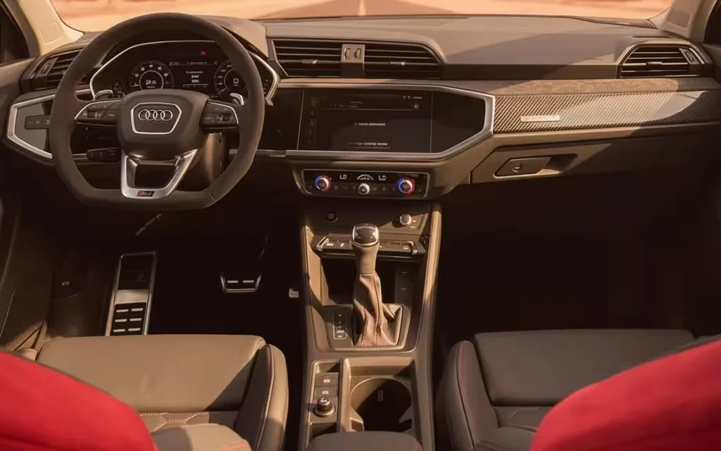 Audi RsQ3 2022 dashboard and infotainment