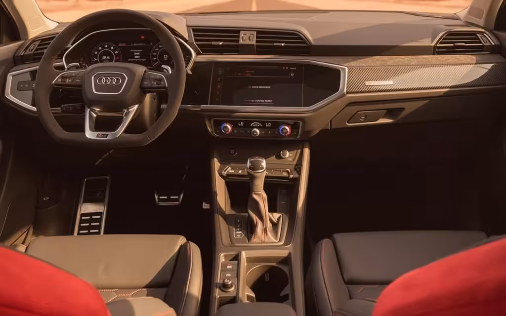 Audi RsQ3 2022 dashboard and infotainment