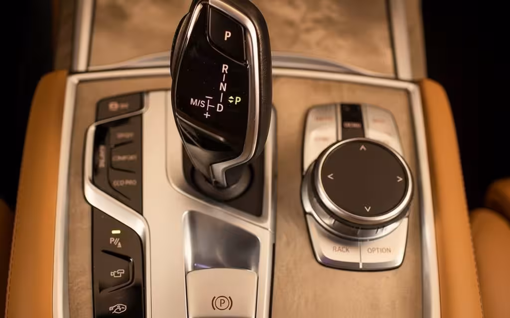 Bmw 730 2021 interior view showing trim – rental in Dubai