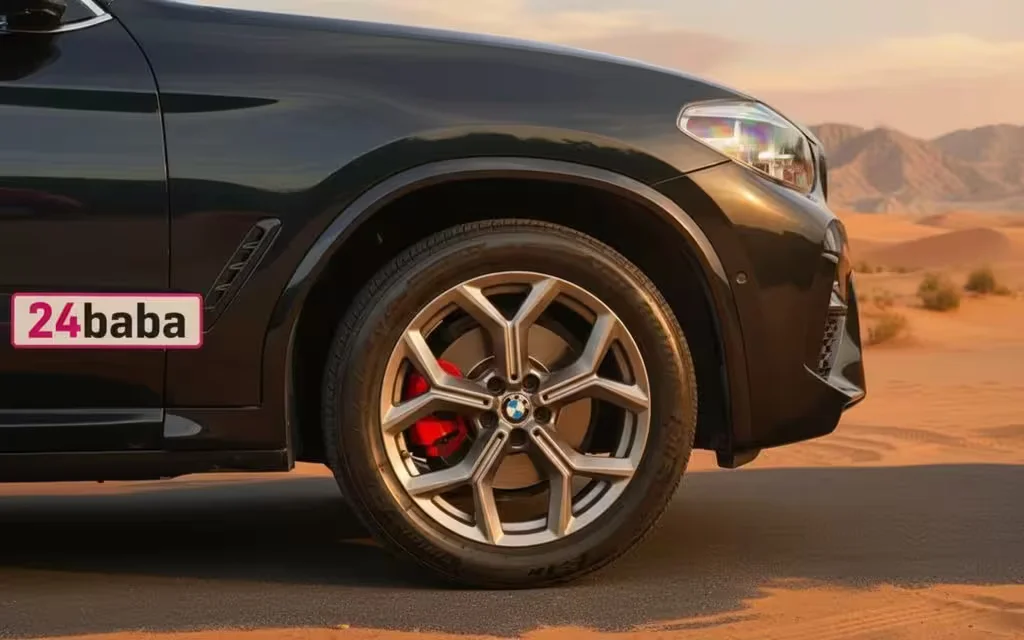 Bmw X4 2020 alloy wheel close up – rental in Dubai