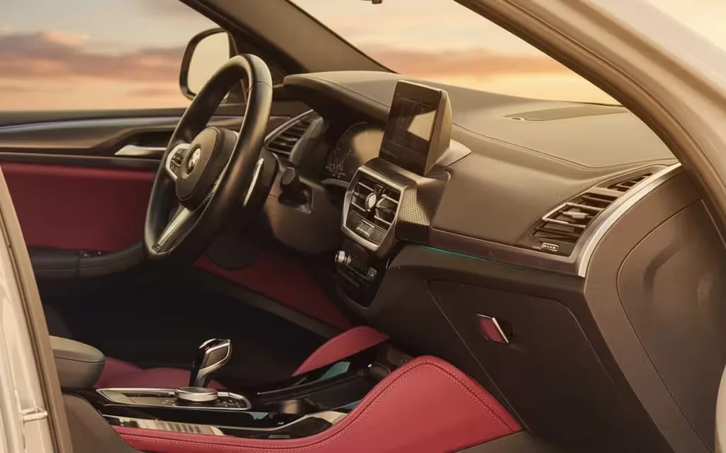 Bmw X4 2024 interior view showing trim – rental in Dubai