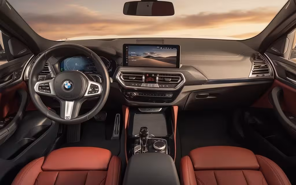Bmw X4 2024 dashboard and infotainment – rental in Dubai