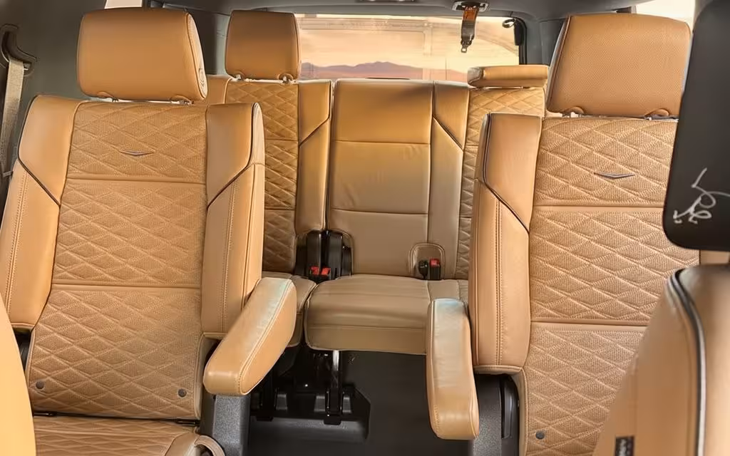 Cadillac Escalade 2023 leather seats and cabin – rental in Dubai
