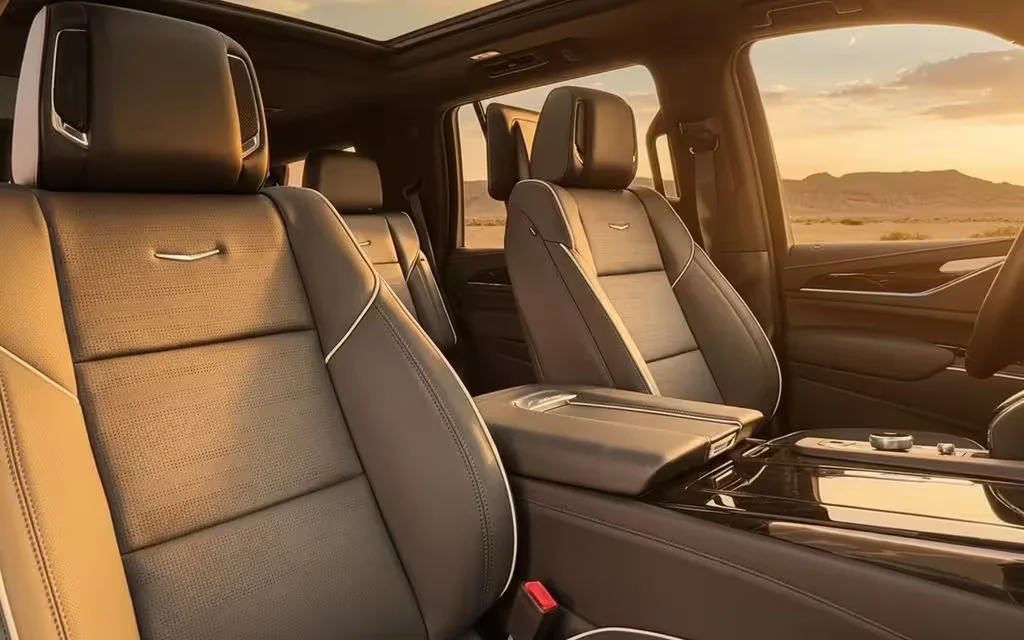Cadillac Escalade 2023 leather seats and cabin – rental in Dubai