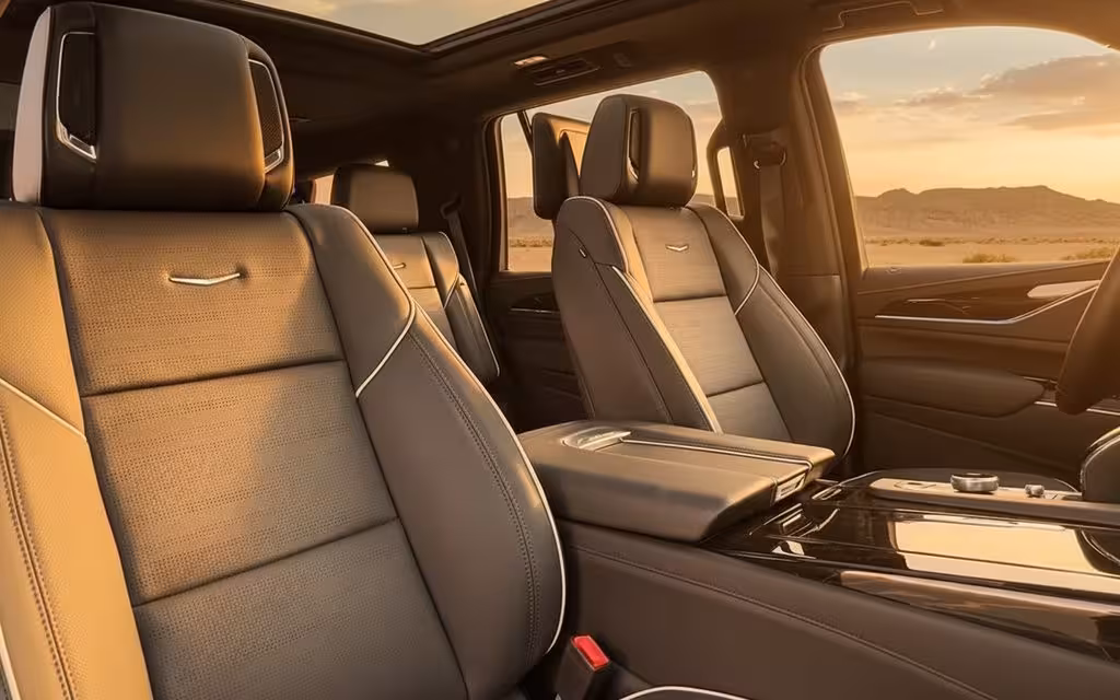 Cadillac Escalade 2023 leather seats and cabin – rental in Dubai