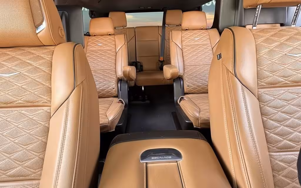 Cadillac Escalade 2023 leather seats and cabin – rental in Dubai