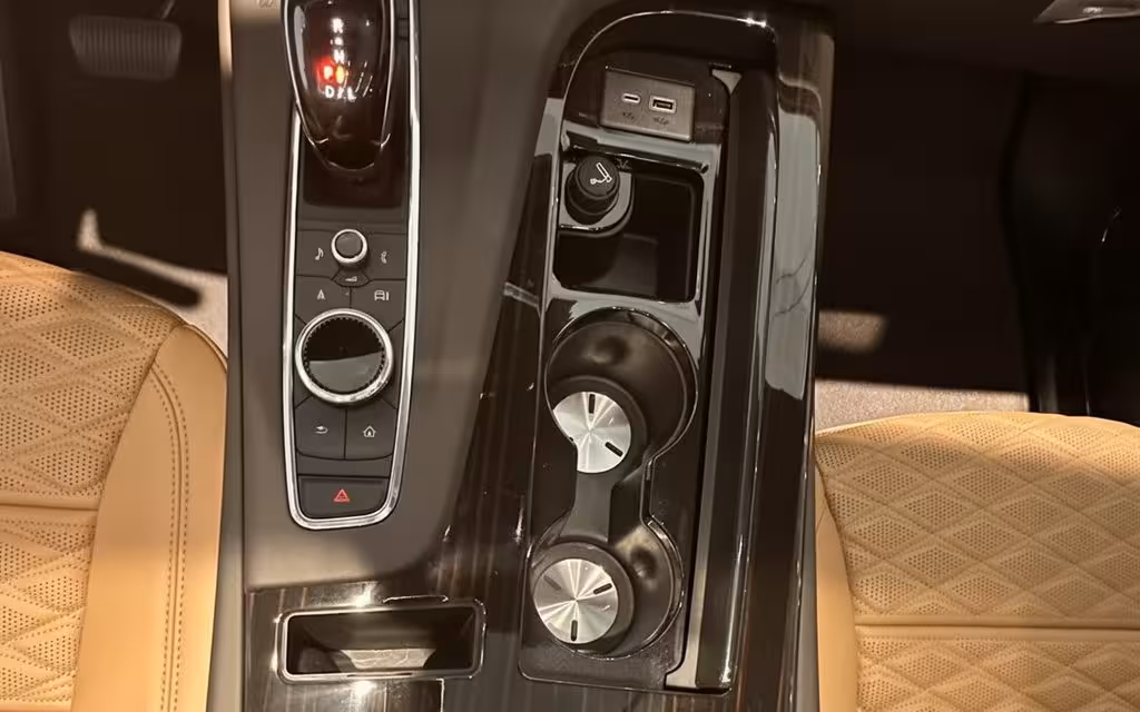 Cadillac Escalade 2024 interior view showing trim – rental in Dubai