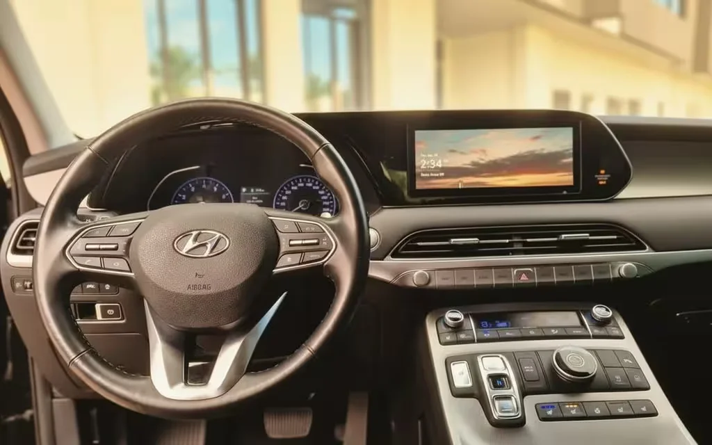 Hyundai Palisade 2022 dashboard and infotainment – rental in Dubai