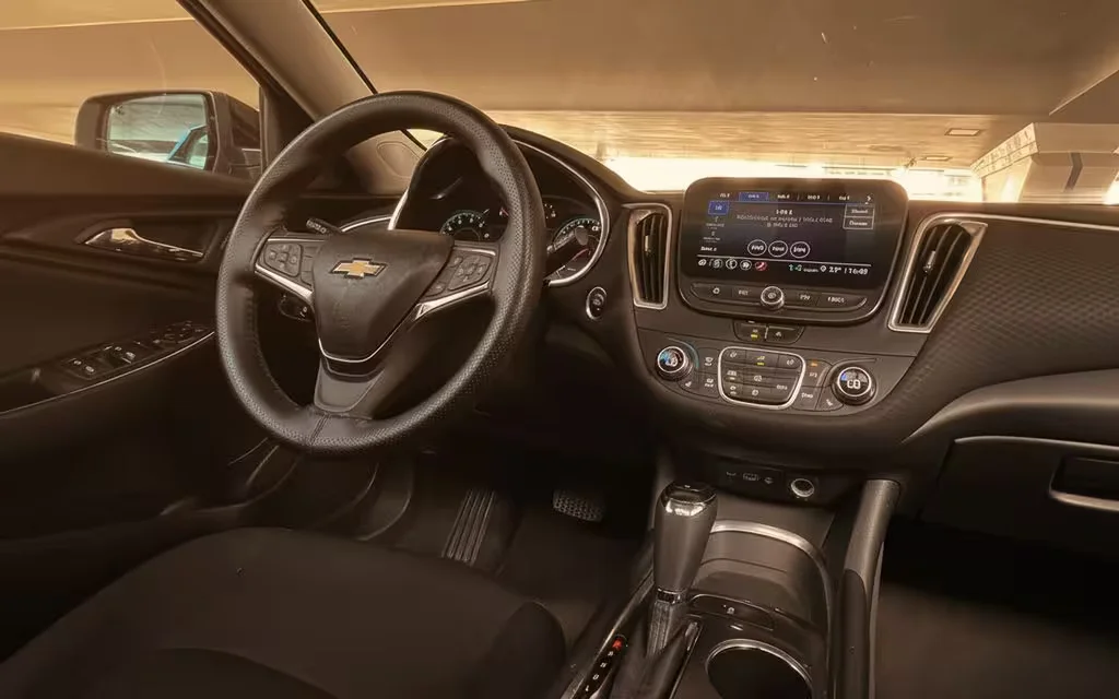 Chevrolet Malibu 2021 dashboard and infotainment – rental in Dubai