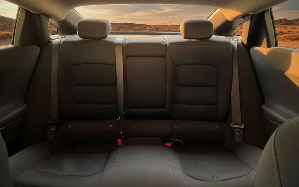 Chevrolet Malibu 2021 leather seats and cabin – rental in Dubai