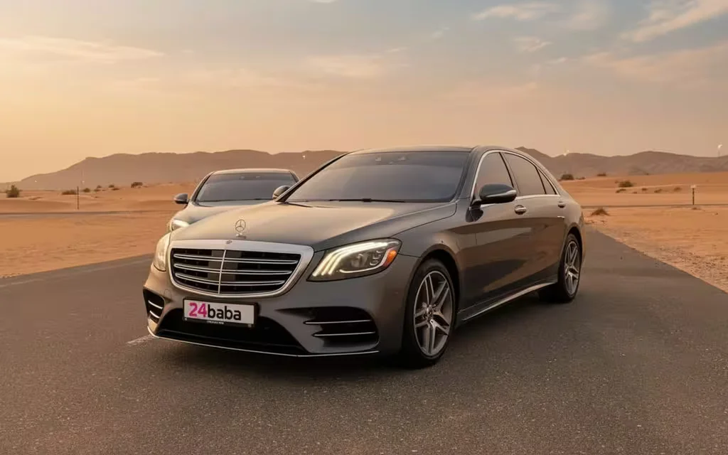 Mercedes S560 2020 Grey front view with headlights – rental in Dubai