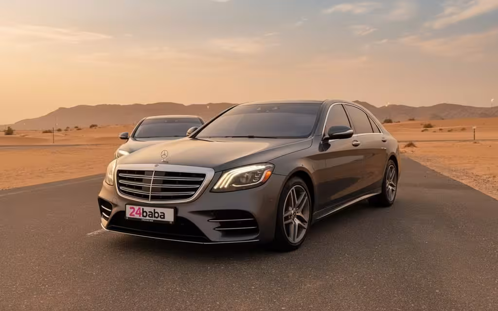 Mercedes S560 2020 Grey front view with headlights – rental in Dubai