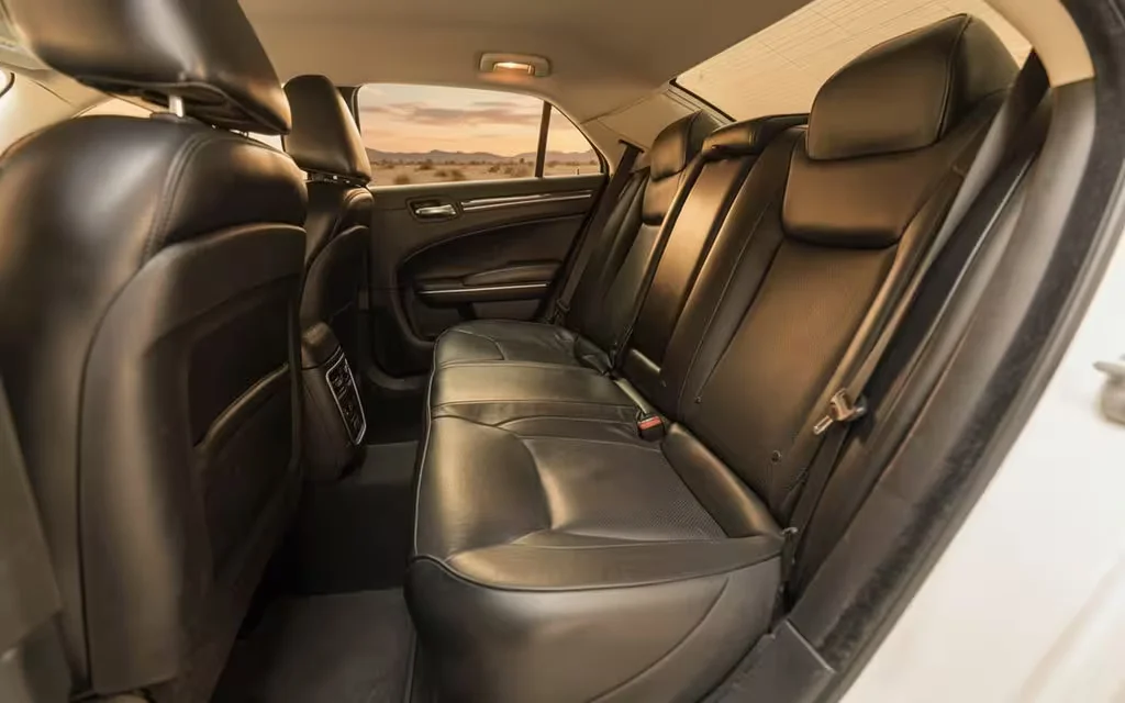 Chrysler 300 2021 leather seats and cabin – rental in Dubai