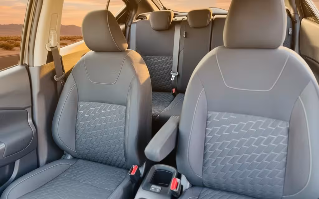 Nissan Kicks 2024 leather seats and cabin – rental in Dubai