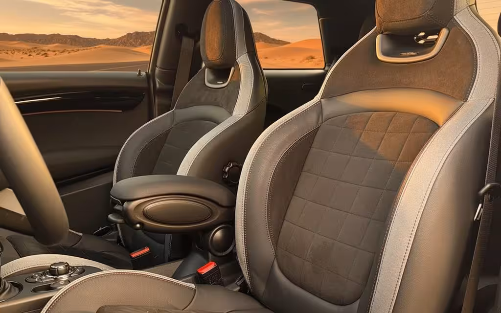 Mini Cooper 2024 leather seats and cabin – rental in Dubai