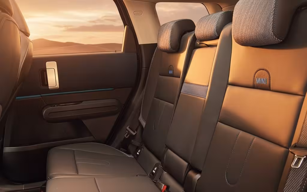 Mini Countryman 2025 leather seats and cabin – rental in Dubai