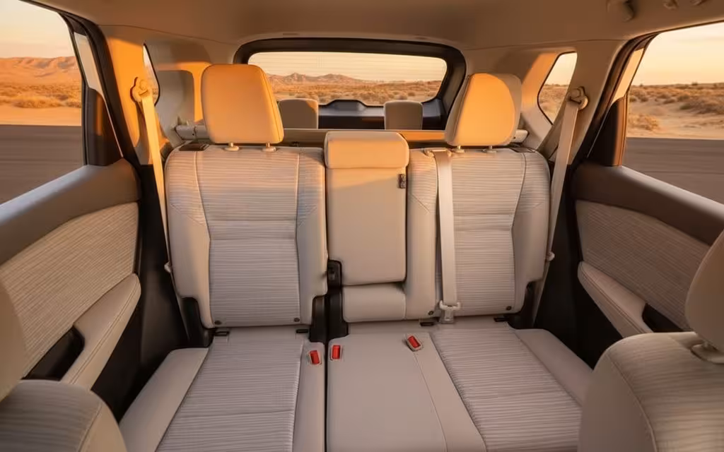 Nissan X Trail 2024 leather seats and cabin – rental in Dubai