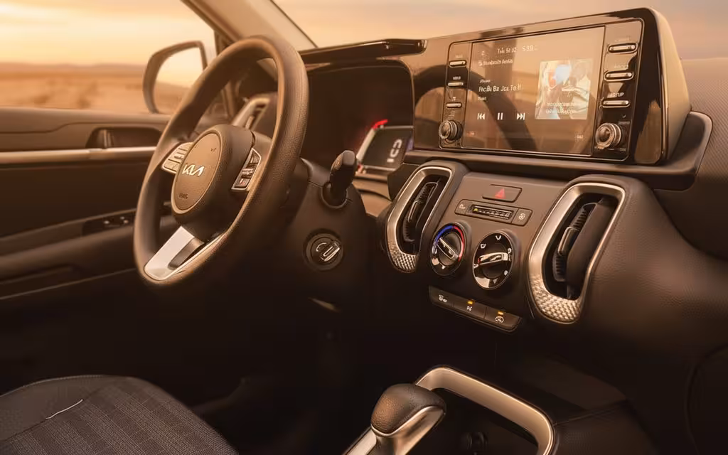 Kia Sonet 2024 dashboard and infotainment