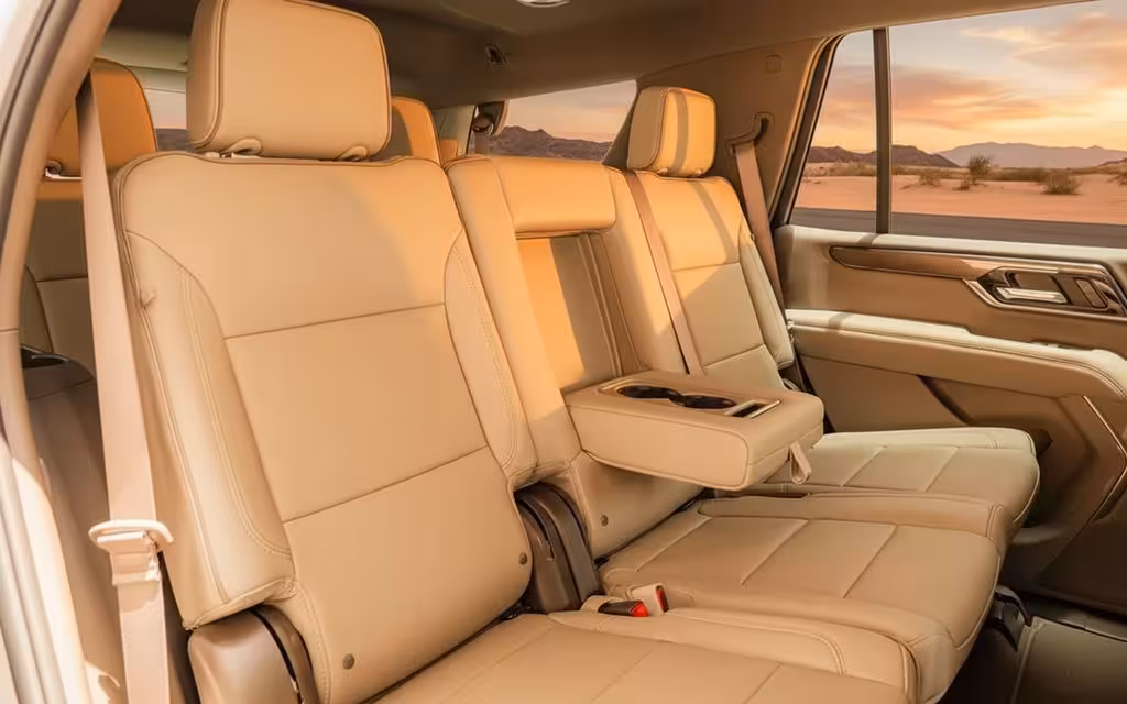 Gmc Yukon 2025 leather seats and cabin – rental in Dubai