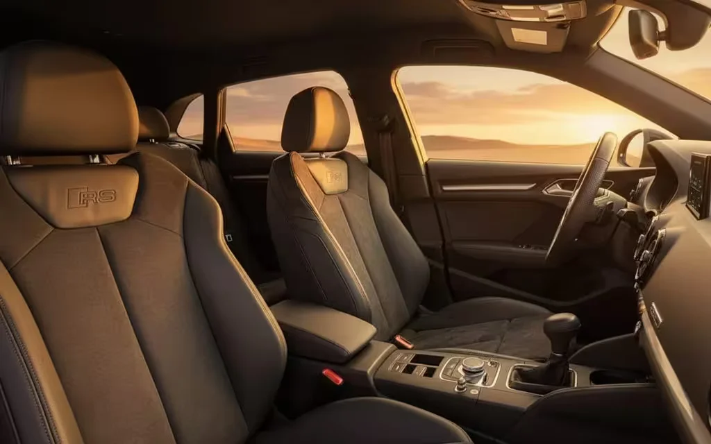 Audi RsQ3 2021 leather seats and cabin – rental in Dubai