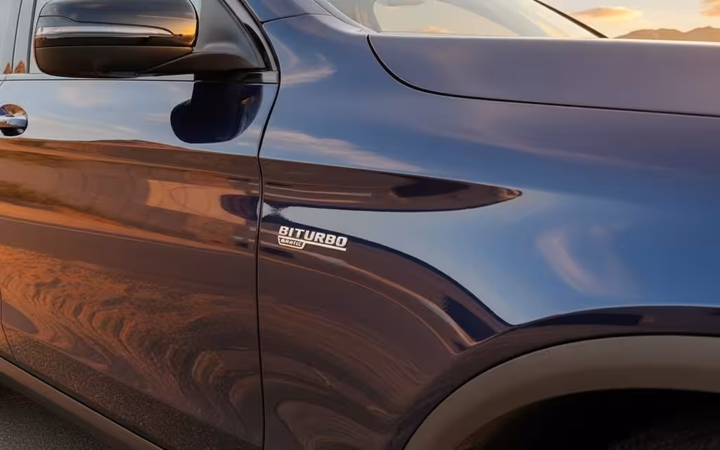 Mercedes Glc43 2022 Black side profile