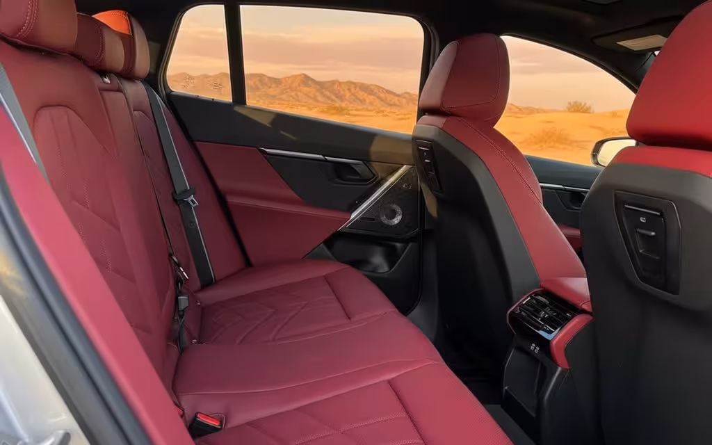 Bmw 520 2024 leather seats and cabin – rental in Dubai