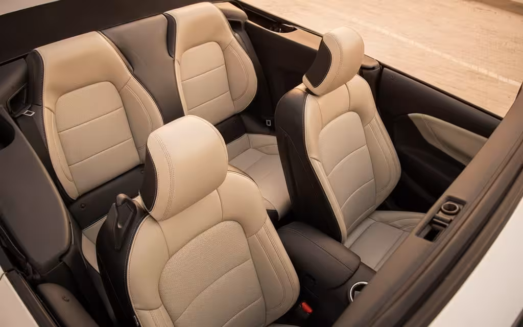 Ford Mustang 2024 leather seats and cabin – rental in Dubai