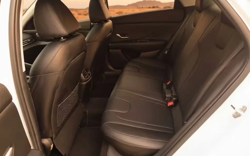Hyundai Elantra 2022 leather seats and cabin – rental in Dubai