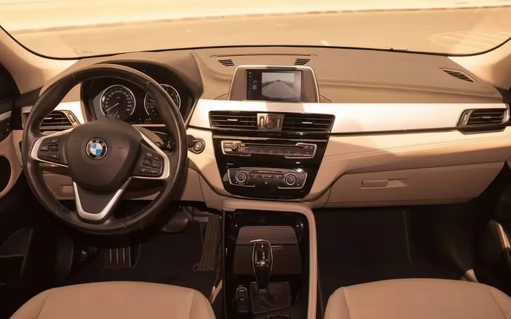Bmw X2 2023 dashboard and infotainment – rental in Dubai