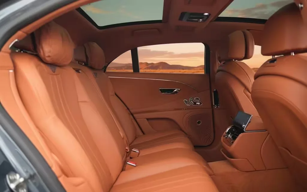 Bentley ContinentalFlyingSpur 2024 leather seats and cabin – rental in Dubai