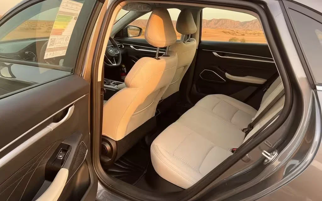 Geely Emgrand 2024 leather seats and cabin – rental in Dubai
