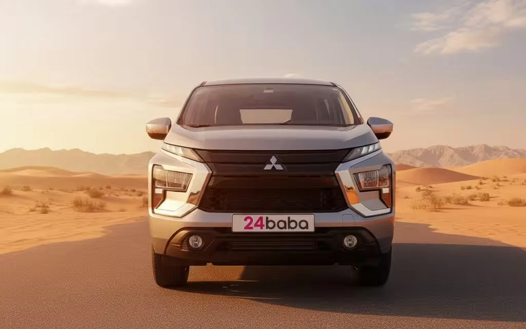 Mitsubishi Xpander 2025 Silver front view with headlights
