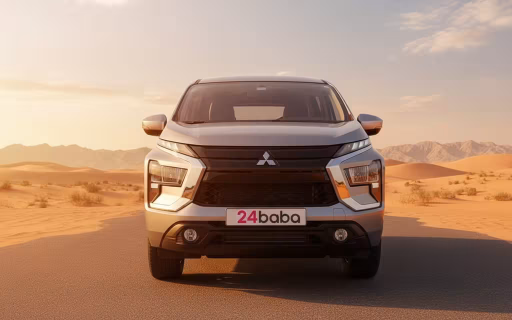 Mitsubishi Xpander 2025 Silver front view with headlights
