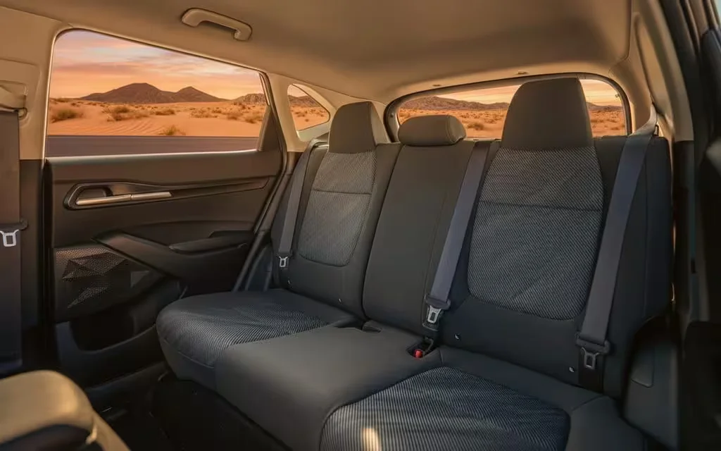 Kia Seltos 2023 leather seats and cabin – rental in Dubai