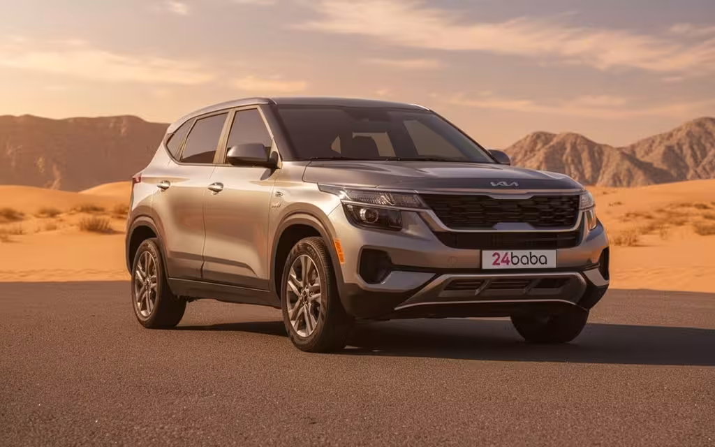 Kia Seltos 2023 Grey front view with headlights – rental in Dubai