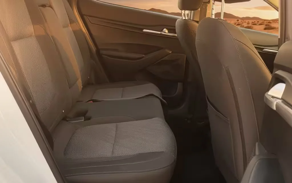 Kia Seltos 2022 leather seats and cabin – rental in Dubai