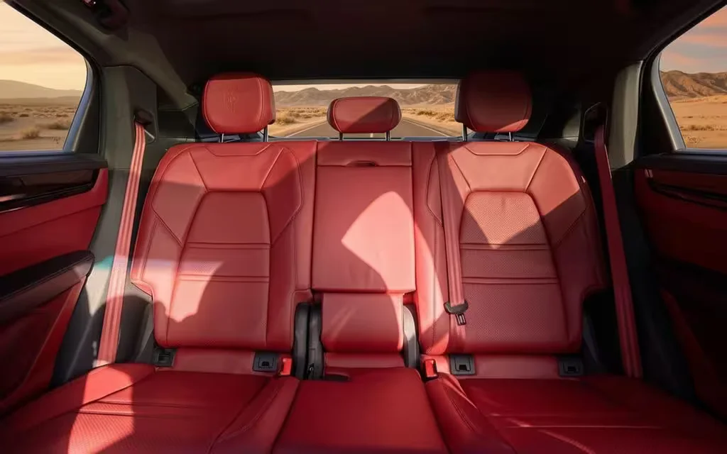 Porsche Cayenne 2023 leather seats and cabin – rental in Dubai