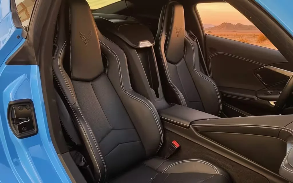 Chevrolet Corvette 2025 leather seats and cabin – rental in Dubai