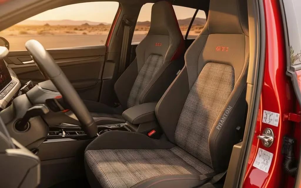 Volkswagen Golf 2023 leather seats and cabin – rental in Dubai