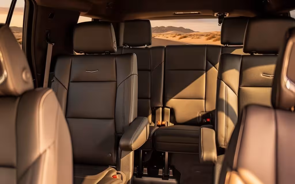 Cadillac Escalade 2021 leather seats and cabin – rental in Dubai