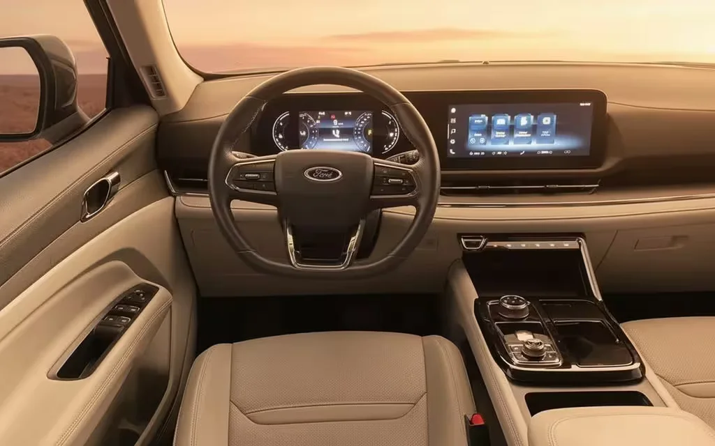 Ford Territory 2023 dashboard and infotainment – rental in Dubai