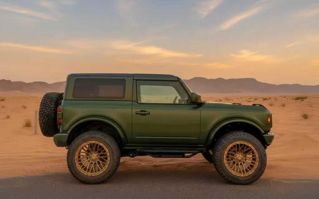 Ford Bronco 2024 Green side profile – rental in Dubai