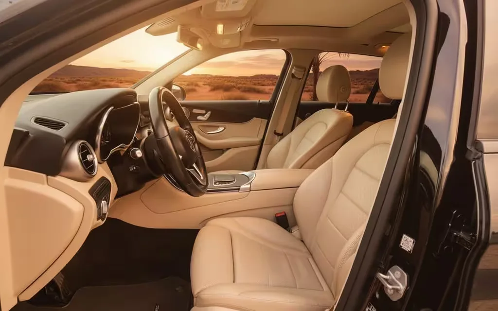 Mercedes Glc300 2020 interior view showing trim