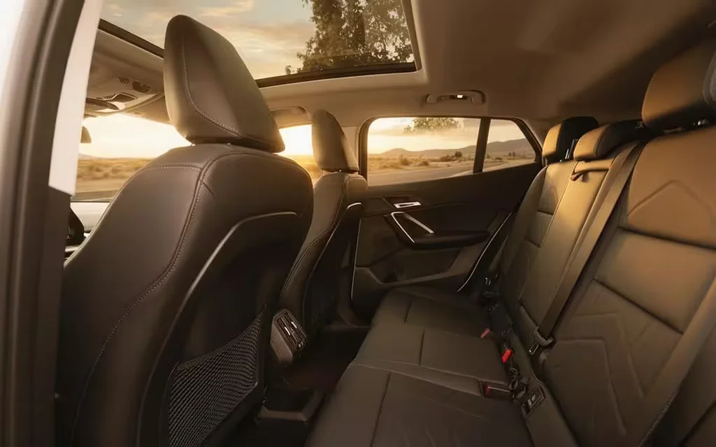 Bmw X2 2024 leather seats and cabin – rental in Dubai