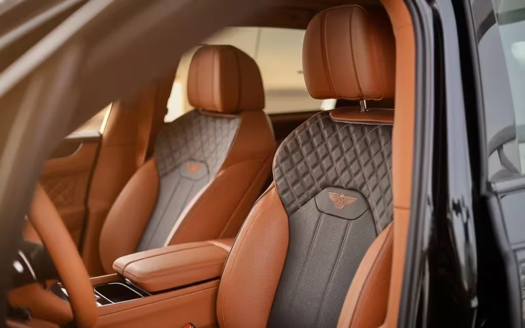 Bentley Bentayga 2022 leather seats and cabin – rental in Dubai