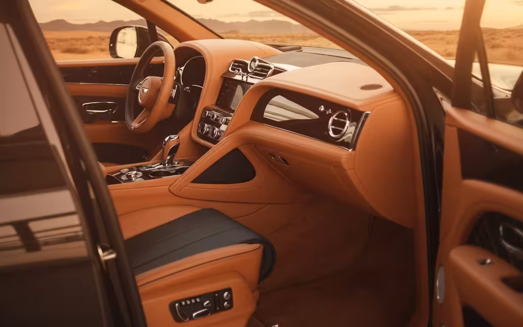 Bentley Bentayga 2022 dashboard and infotainment – rental in Dubai
