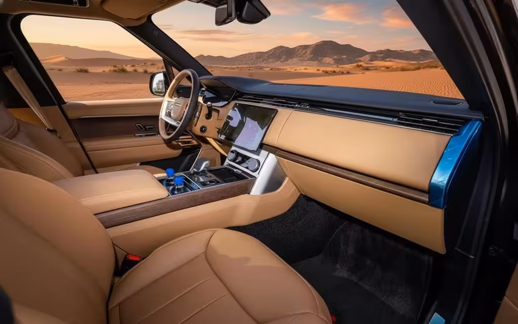 LandRover RangeRoverVogueHse 2023 interior view showing trim – rental in Dubai