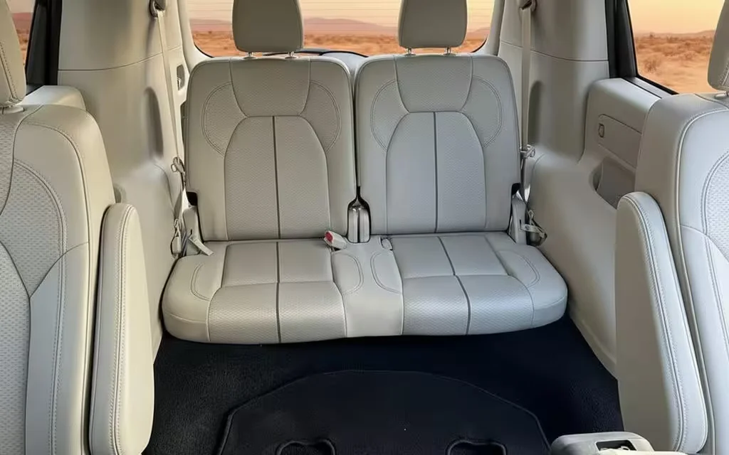 Nissan X Terra 2022 leather seats and cabin – rental in Dubai