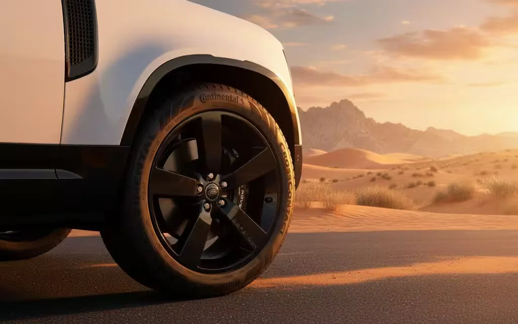 LandRover Defender 2023 alloy wheel close up – rental in Dubai